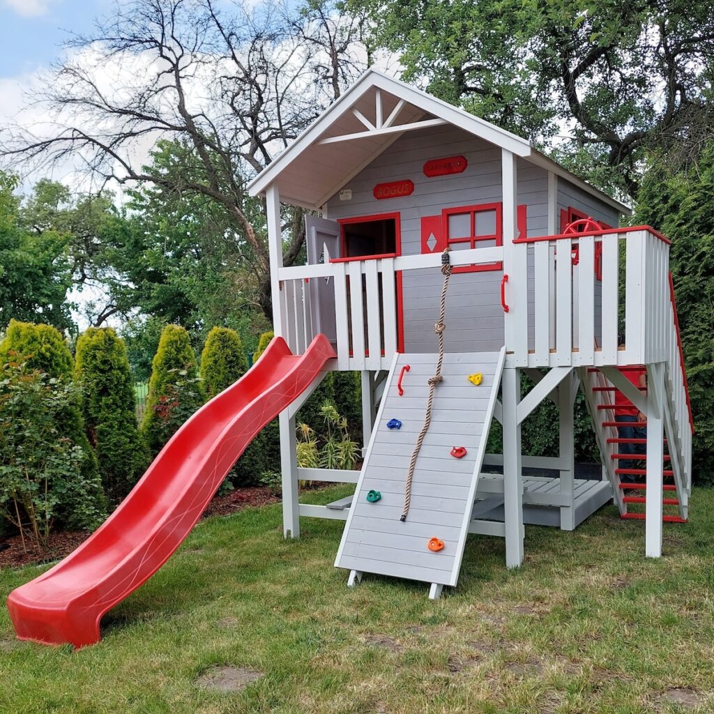 Dětské hřiště opiČÍ jeskynĚ 5