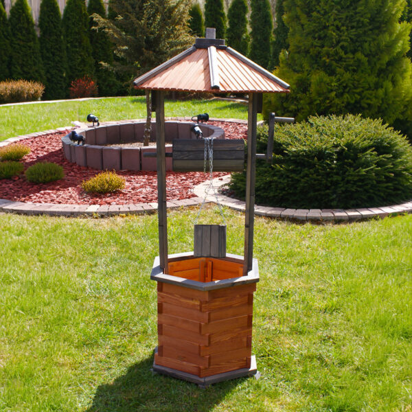 Dřevěná zahradní studna 5