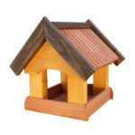 Dřevěné krmítko pro ptáky sedlo