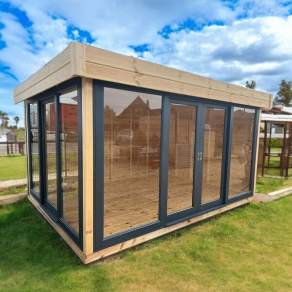 Dřevěný altán čtyřstranný prosklený s16