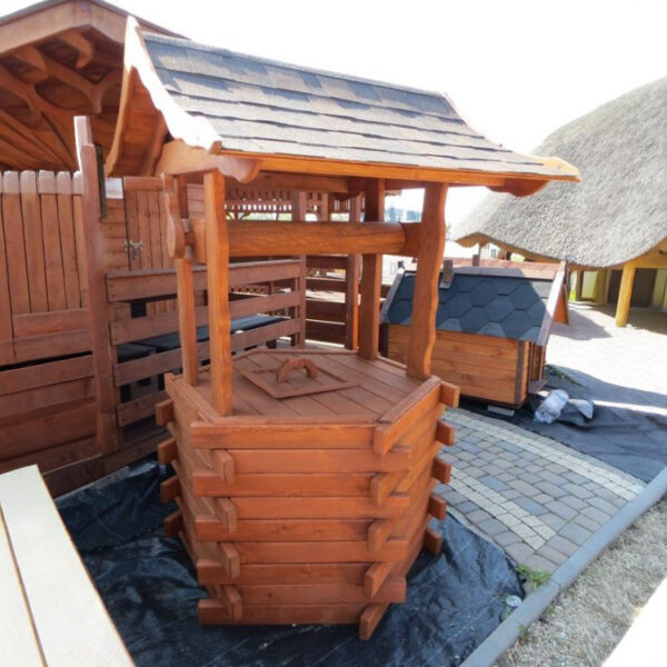 Dřevěný kryt na studnu se střechou basic 3