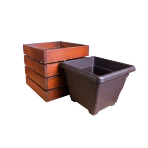 Dřevěný květináč kostka geo pots 1