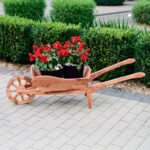 Dřevěný květináč trakaŘ 2