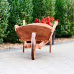 Dřevěný květináč trakaŘ 3