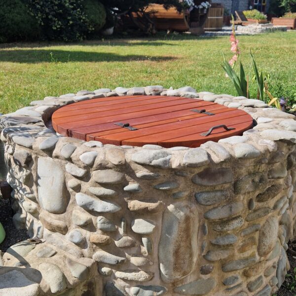 Dřevěný poklop na studnu 100 120 cm