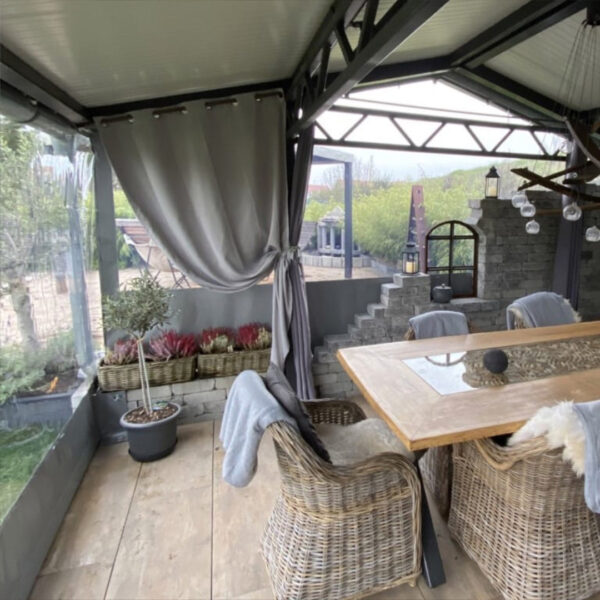 Dřevěný zahradní domek statek s terasou 16