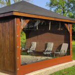 Dřevěný zahradní domek statek s terasou 17