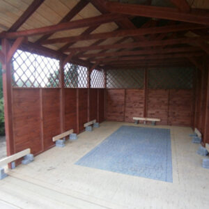 Garážové stání se skladem a dřevníkem 3