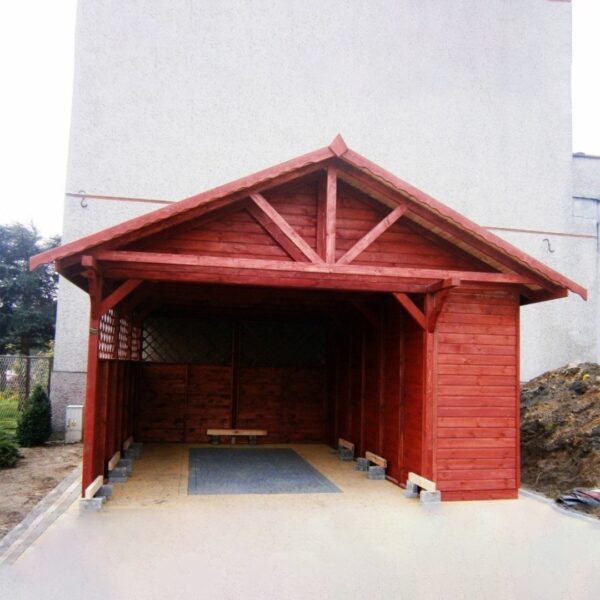 Garážové stání se skladem a dřevníkem