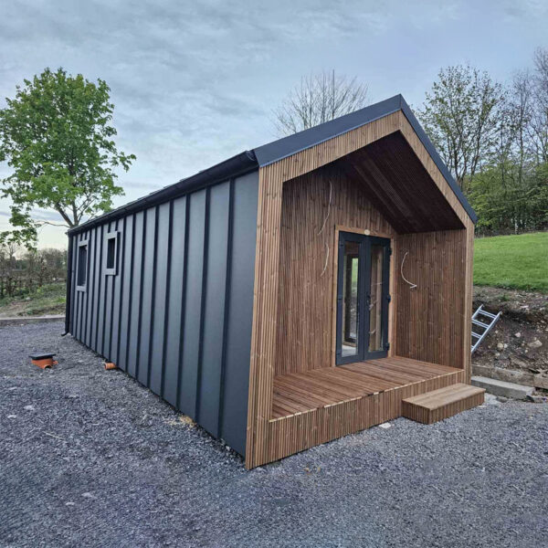 Hybridní dům 4x8,2 m – vnitřní rozměr 5