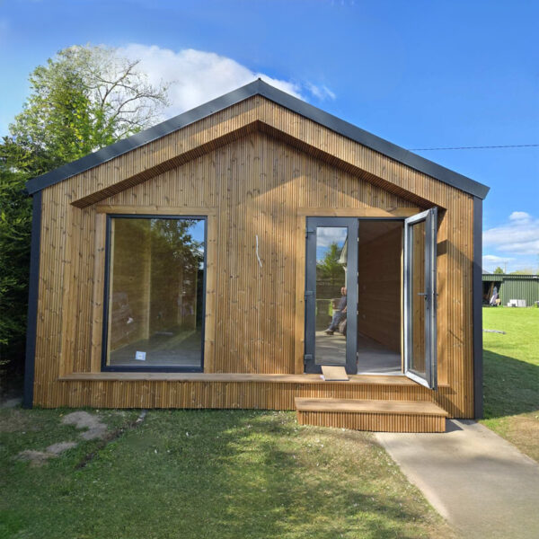 Hybridní dům 4x8,2 m – vnitřní rozměr 7