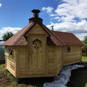 Kempingová grilovací chatka 9