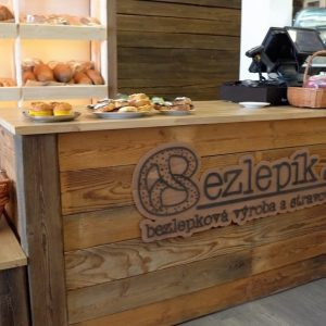 Prodejní pult 100LETÝ TRÁM