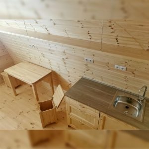 Zateplená kempingová chatka LUXUS s bočním vchodem