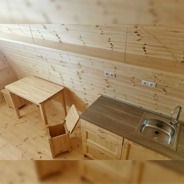 Zateplená kempingová chatka LUXUS s bočním vchodem