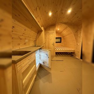 Zateplená kempingová chatka LUXUS s bočním vchodem