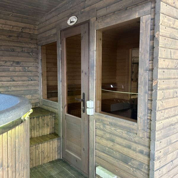 Dřevěná čtvercová sauna COMBI 5,4 m