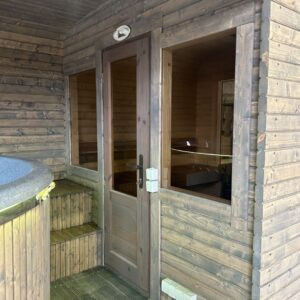 Dřevěná čtvercová sauna COMBI – 5 m
