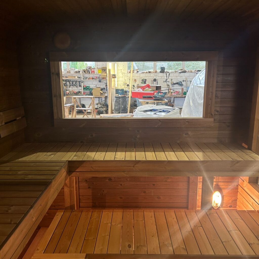 Dřevěná čtvercová sauna RELAX 5 m