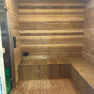 Dřevěná čtvercová sauna RELAX 5,4 m