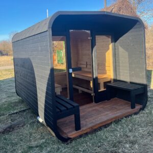 Dřevěná čtvercová sauna s terasou 3 m