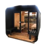 Dřevěná čtvercová sauna s terasou 3 m