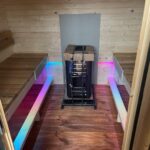 Dřevěná čtvercová sauna s terasou 3 m
