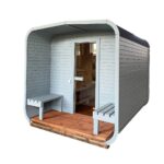 Dřevěná čtvercová sauna s terasou 3 m