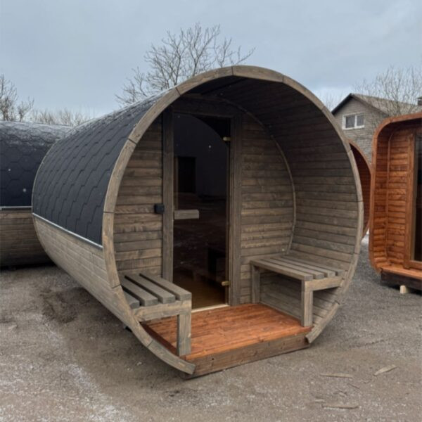 Dřevěná sudová sauna s terasou – 3 m