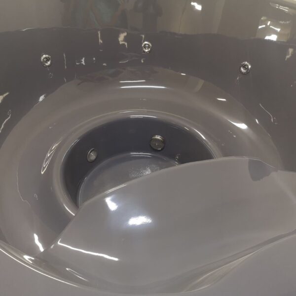 Integrovaná laminátová vířivka