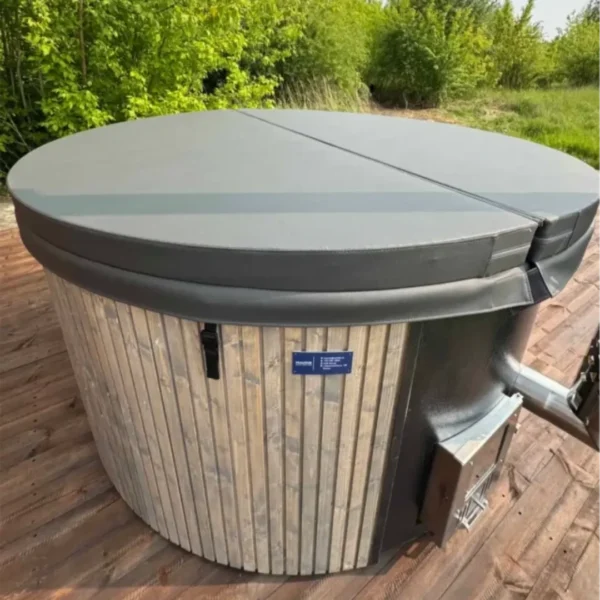 Integrovaná laminátová vířivka