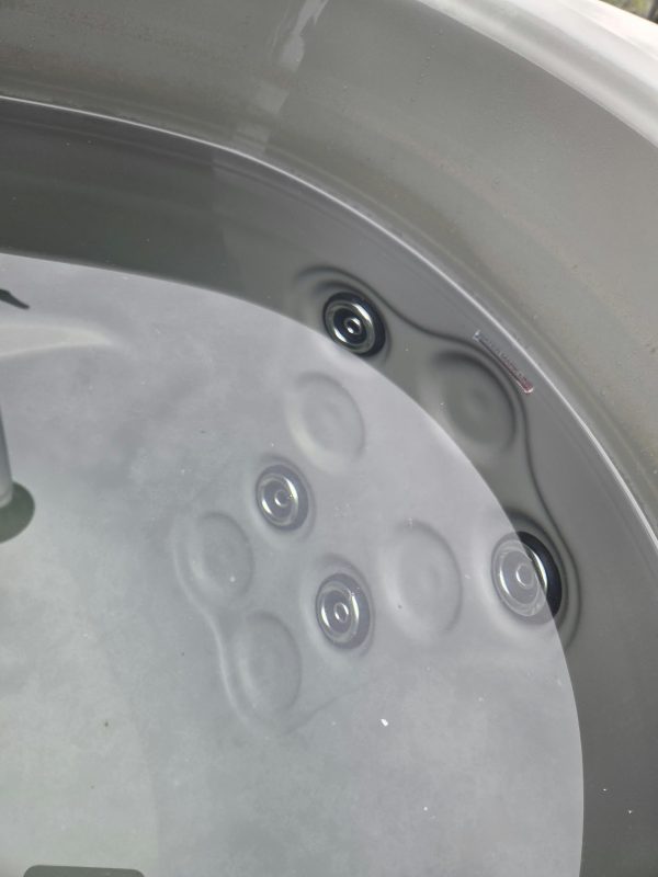 Šedá akrylátová vana s HYDRO tryskami